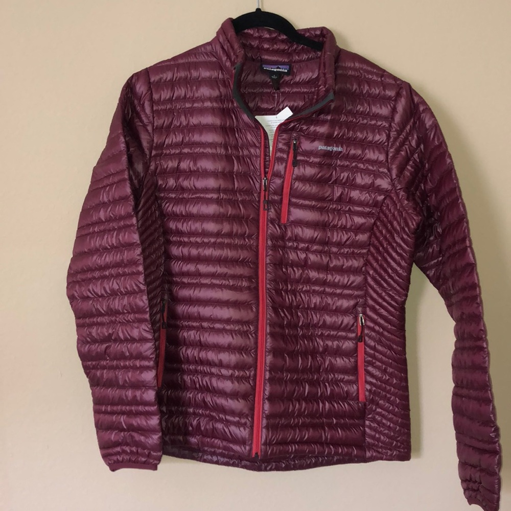 Patagonia women’s ultralight oxblood - Picture 1 of 3